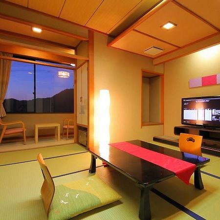 Ryokan Kinranso Hanayama Kōriyama Exteriör bild